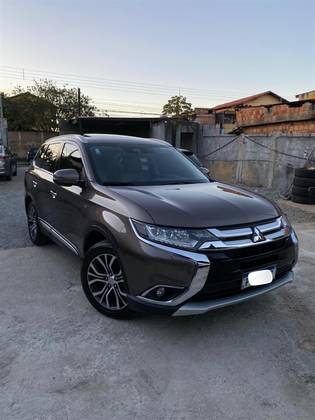 MITSUBISHI OUTLANDER 3.0 GT 4X4 V6 24V GASOLINA 4P AUTOMÁTICO